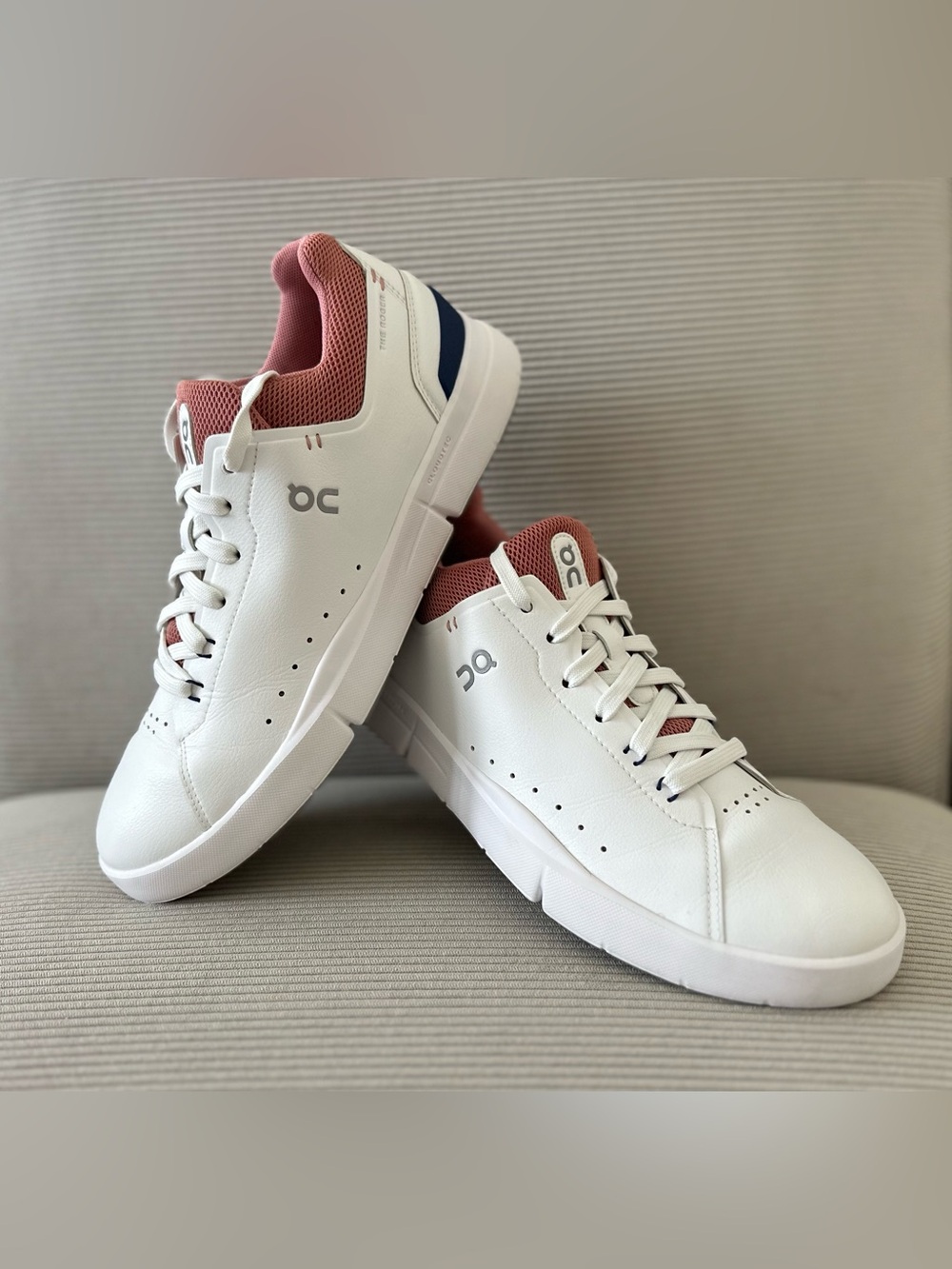 Women's On The Roger Advantage – White/Dustrose sneaker size 9.5